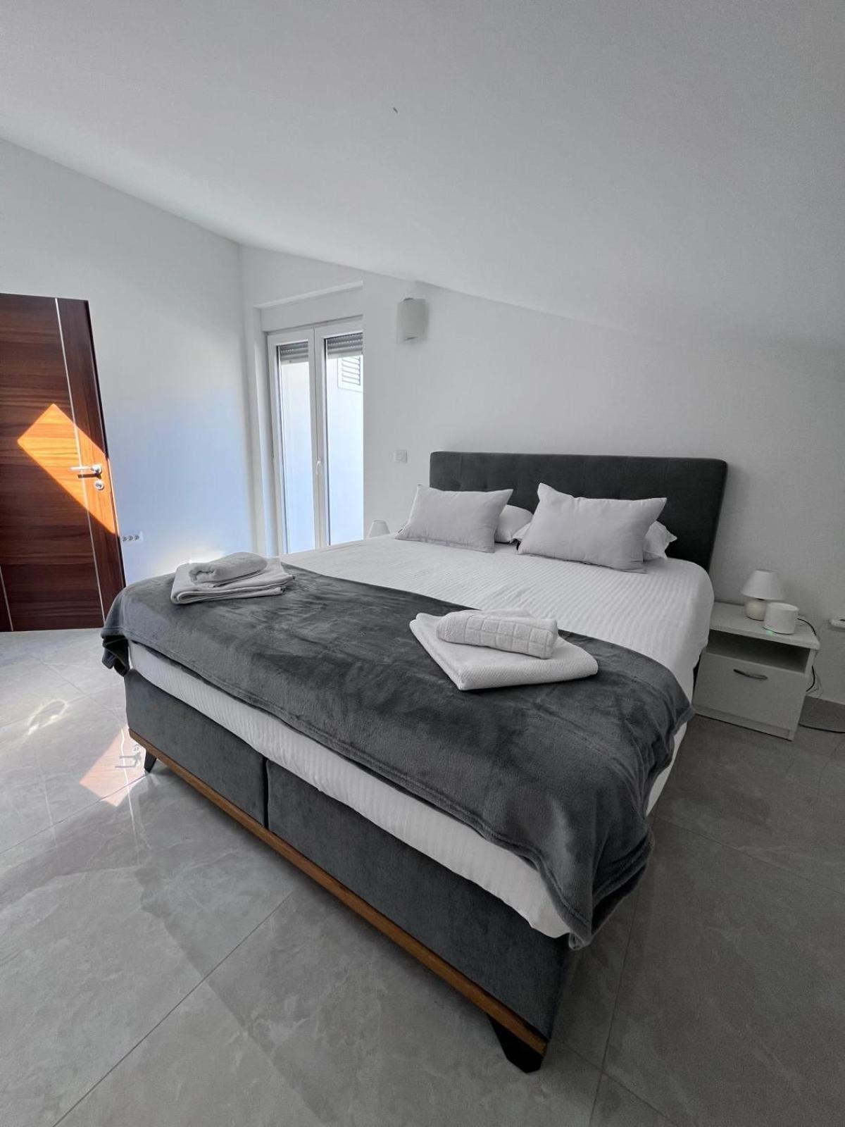 Seascape Deluxe Residence 普耶斯察纳乌瓦拉 外观 照片